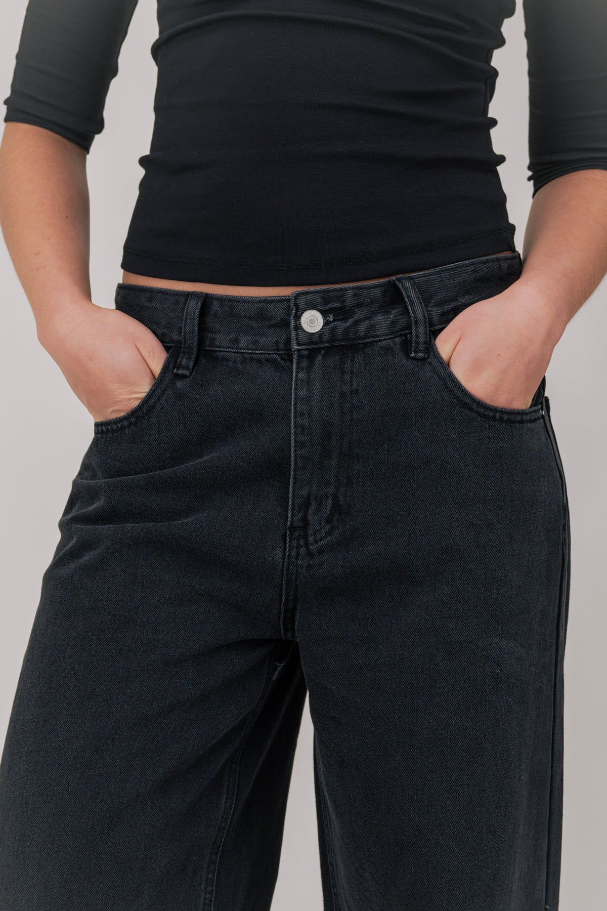 MODEL: 175 cm / Size M