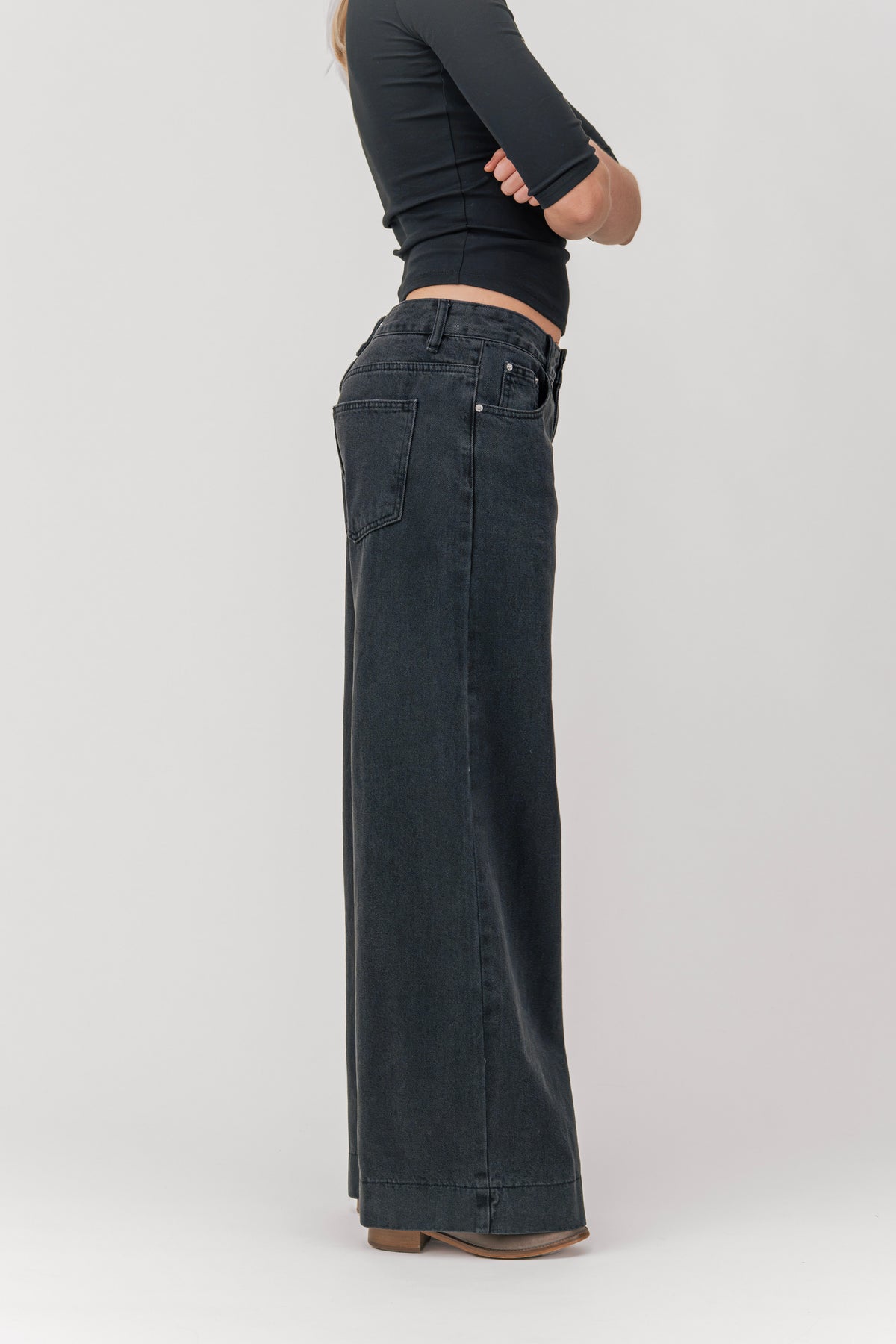 MODEL: 175 cm / Size M