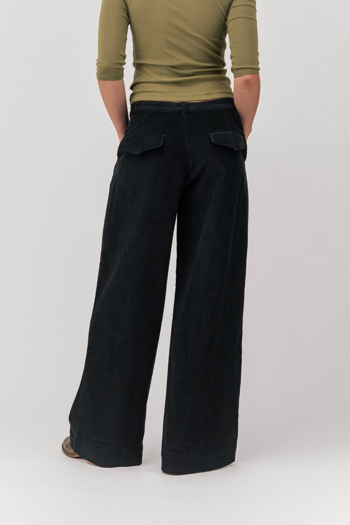 MODEL: 175 cm / Size M