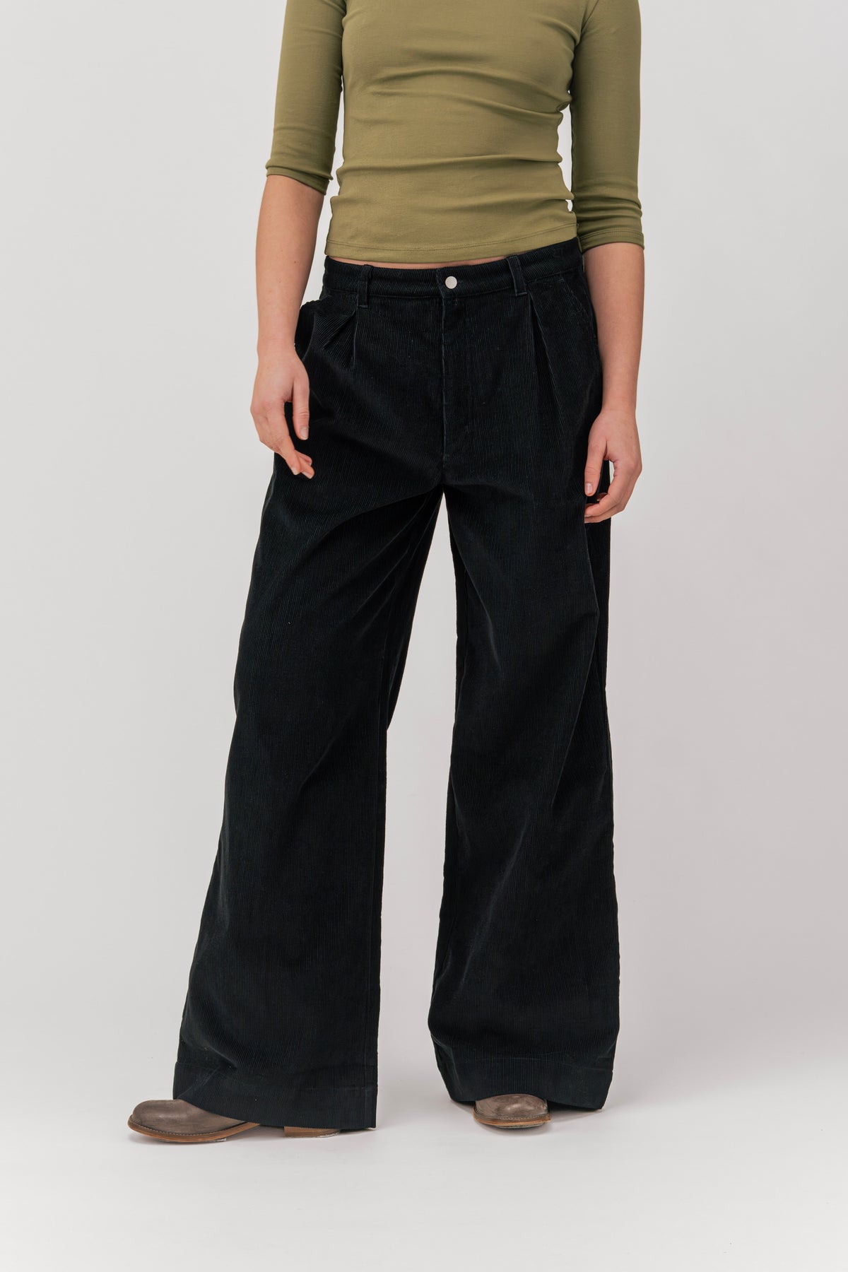 MODEL: 175 cm / Size M