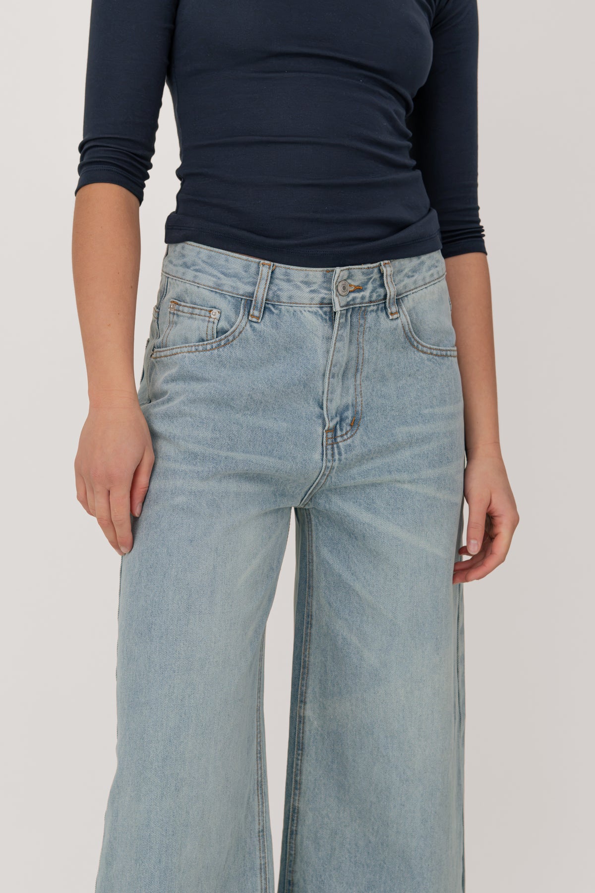 MODEL: 175 CM / Size M