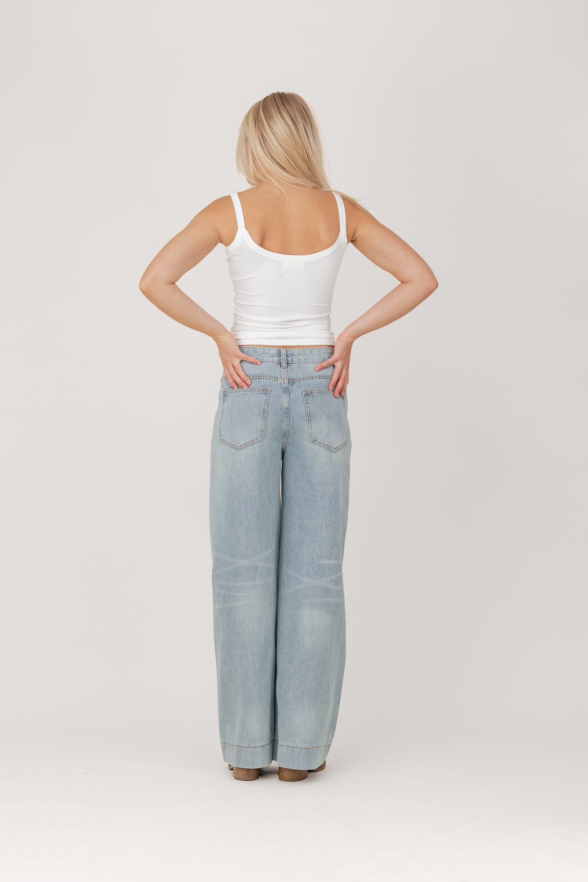 MODEL: 175 CM / Size S