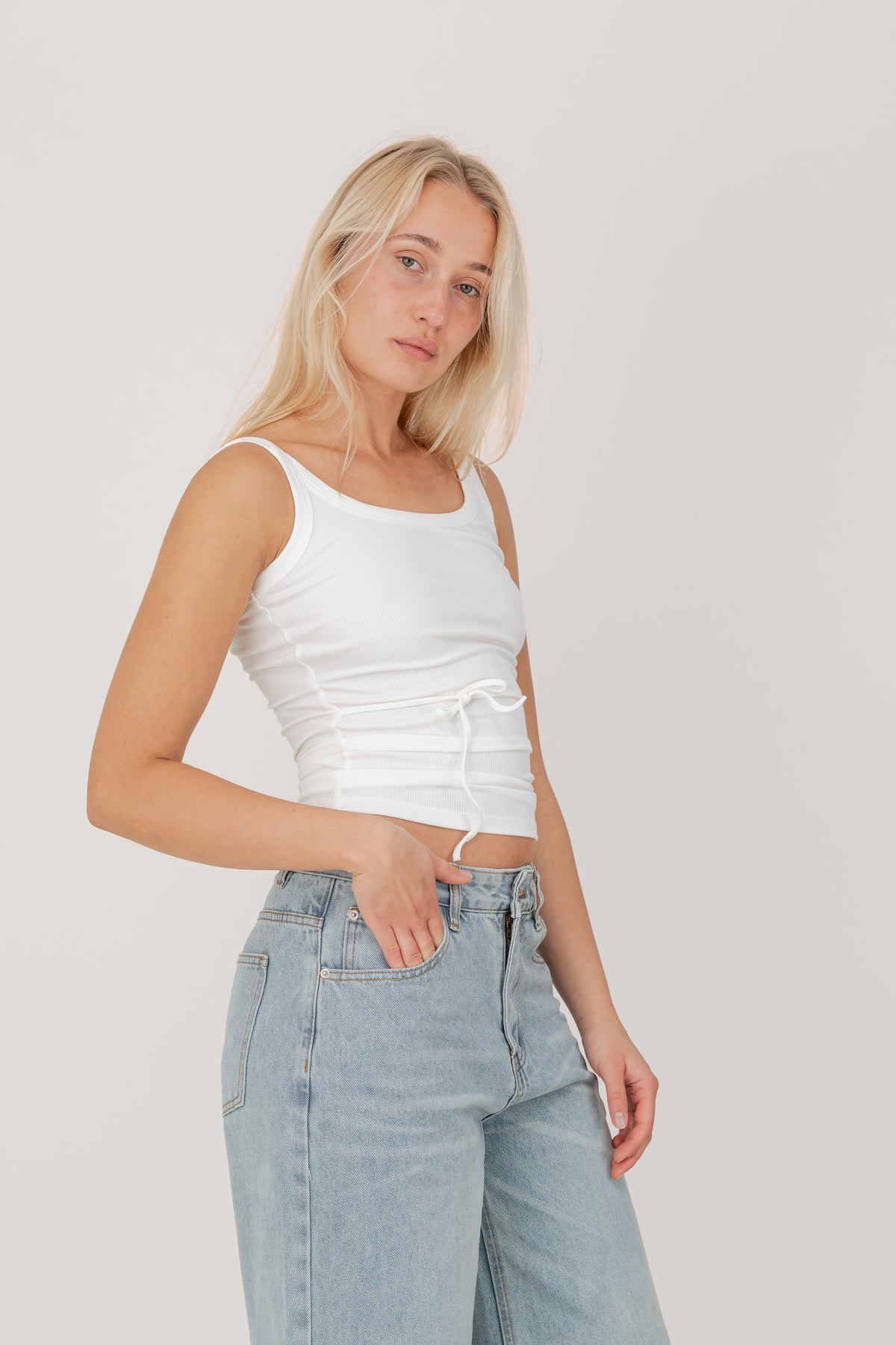 MODEL: 175 CM / Size S