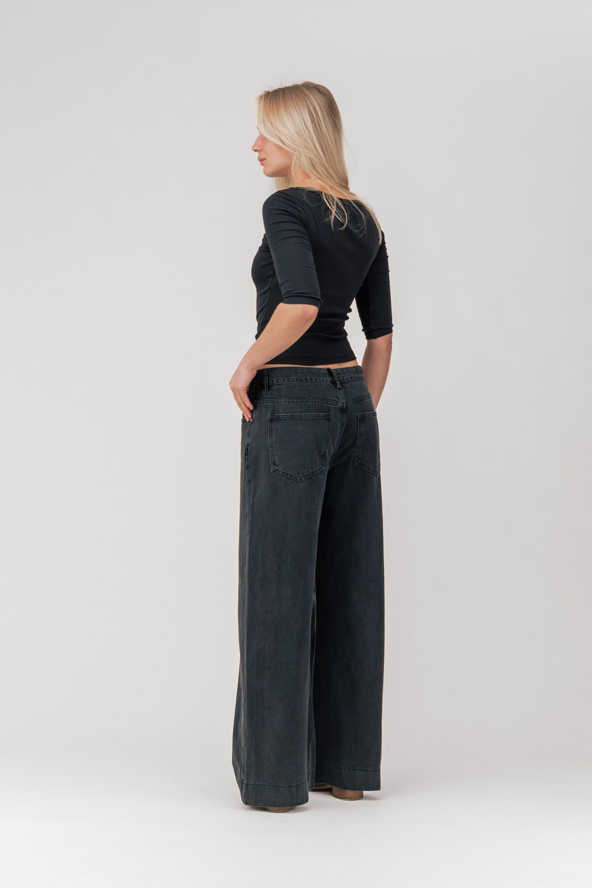 MODEL: 175 cm / Size M